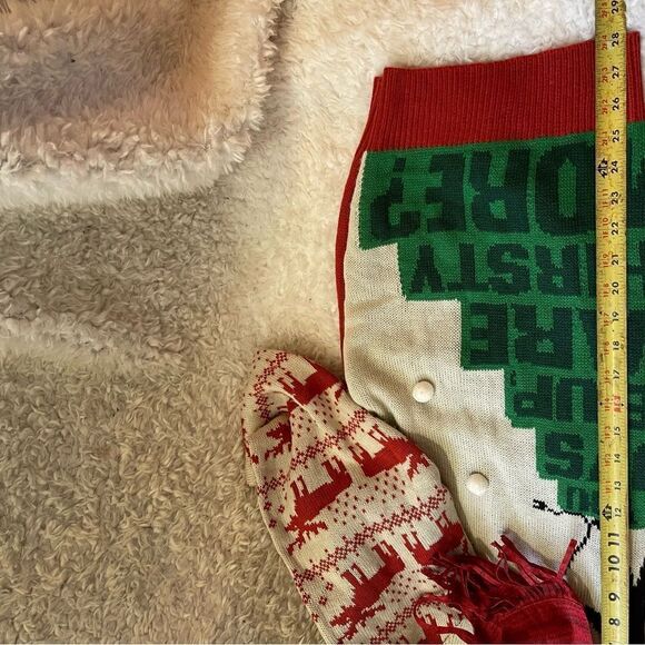Home Alone Ugly Christmas Sweater Beige,red,green &Black size S/M Adult - Picture 8 of 9